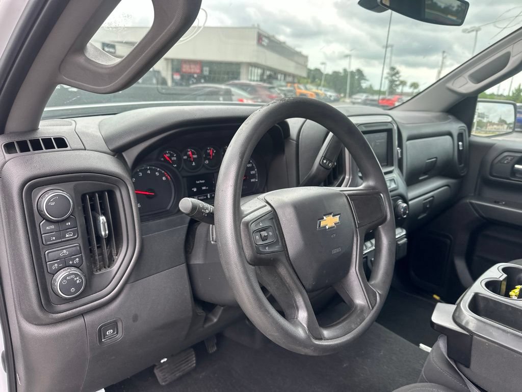 Used 2020 Chevrolet Silverado 1500 Custom w/ Custom Value Package AWD/4WD image 13