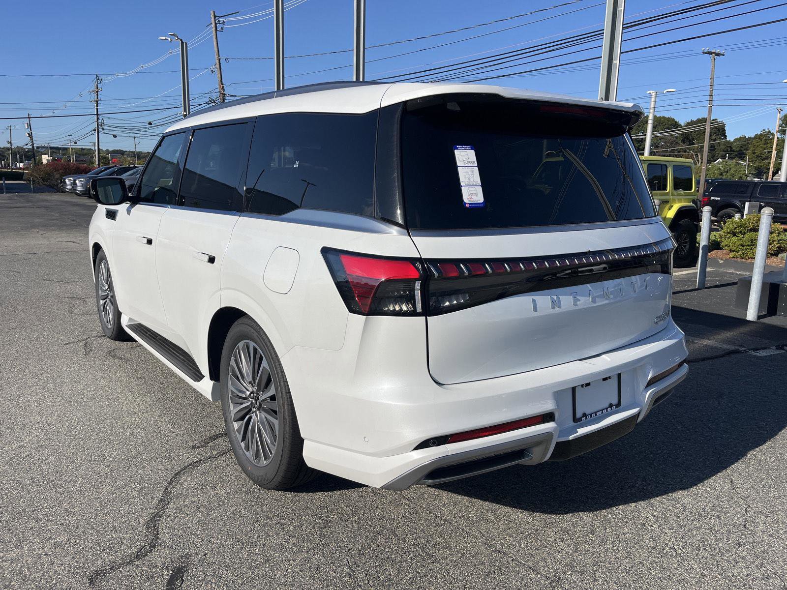 New 2026 INFINITI QX80 Luxe w/ Cargo Package image 5