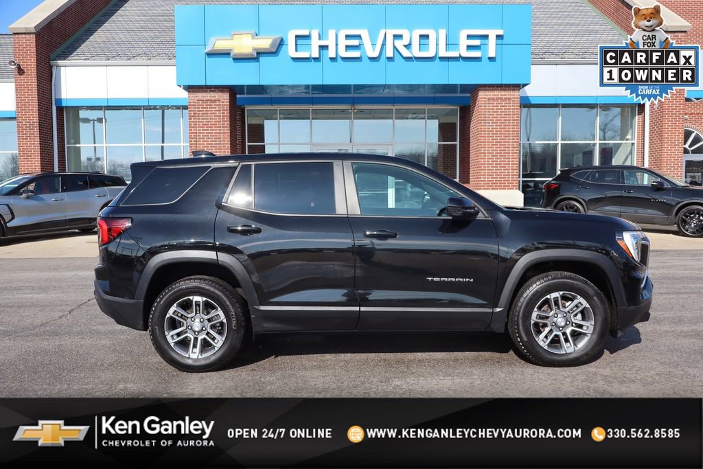 Used 2025 GMC Terrain Elevation image 1