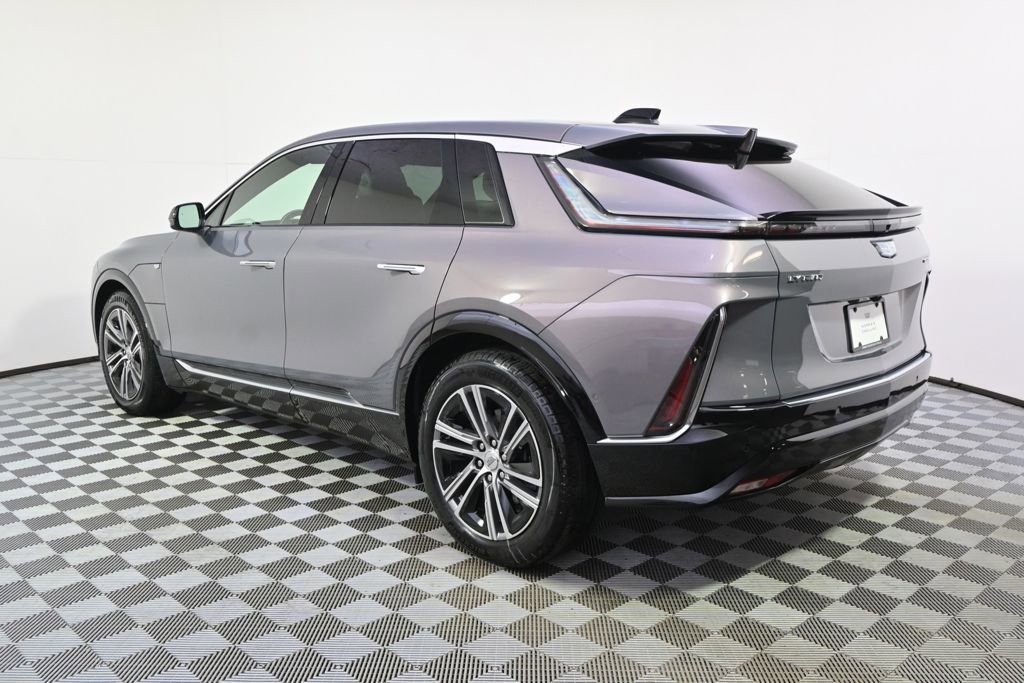 New 2025 Cadillac Lyriq Luxury AWD/4WD image 3