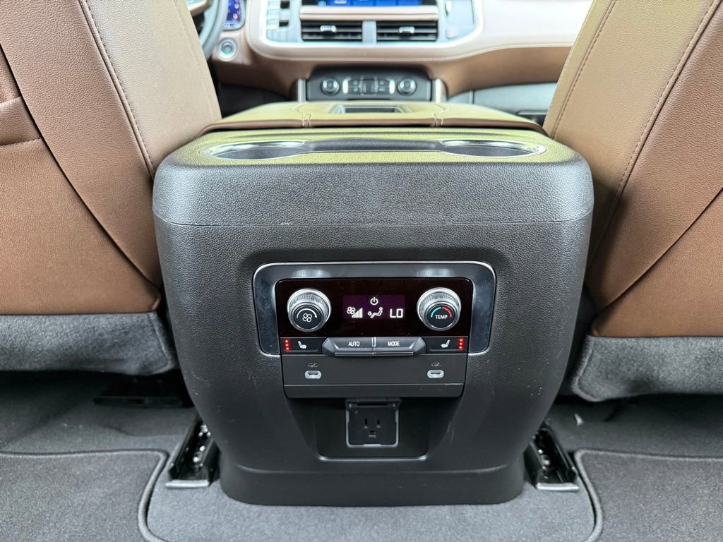 Certified 2024 Chevrolet Suburban High Country w/ Premium Package 2 AWD/4WD image 28