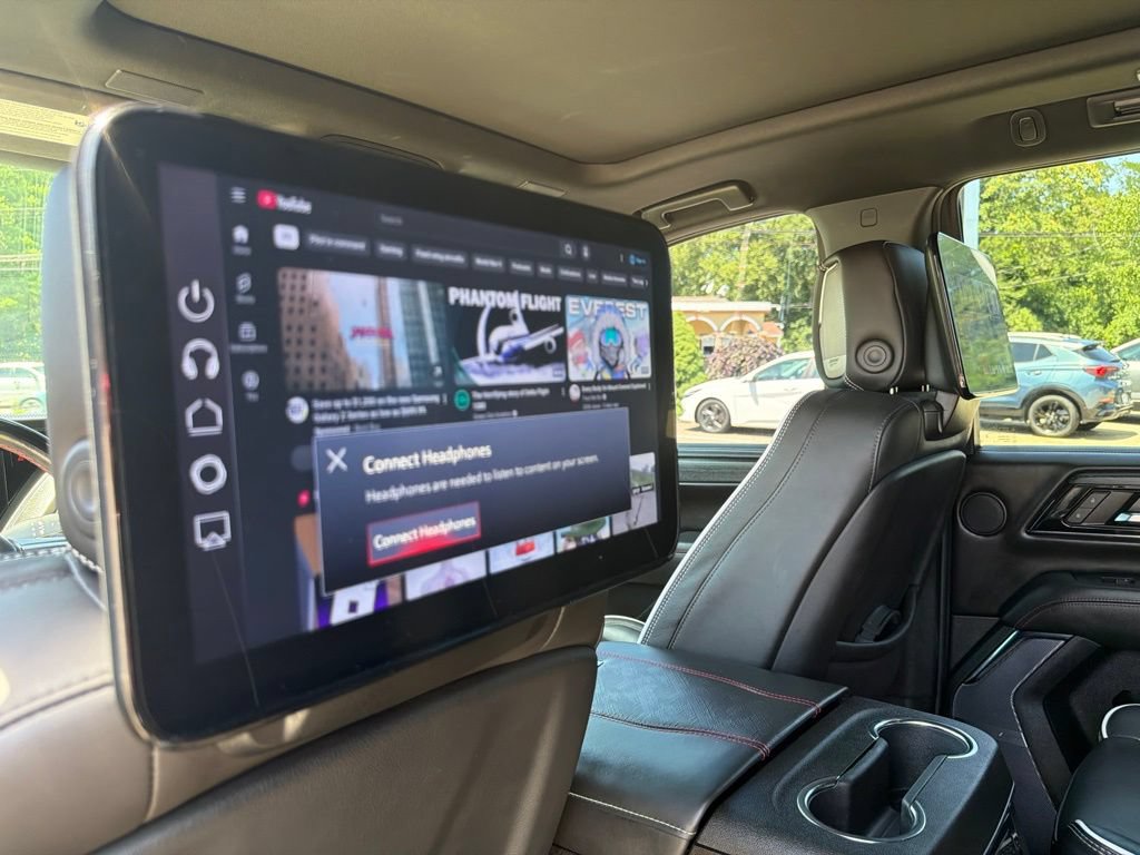 Certified 2025 GMC Yukon AT4 Ultimate w/ LPO, Floor Liner Package AWD/4WD image 39