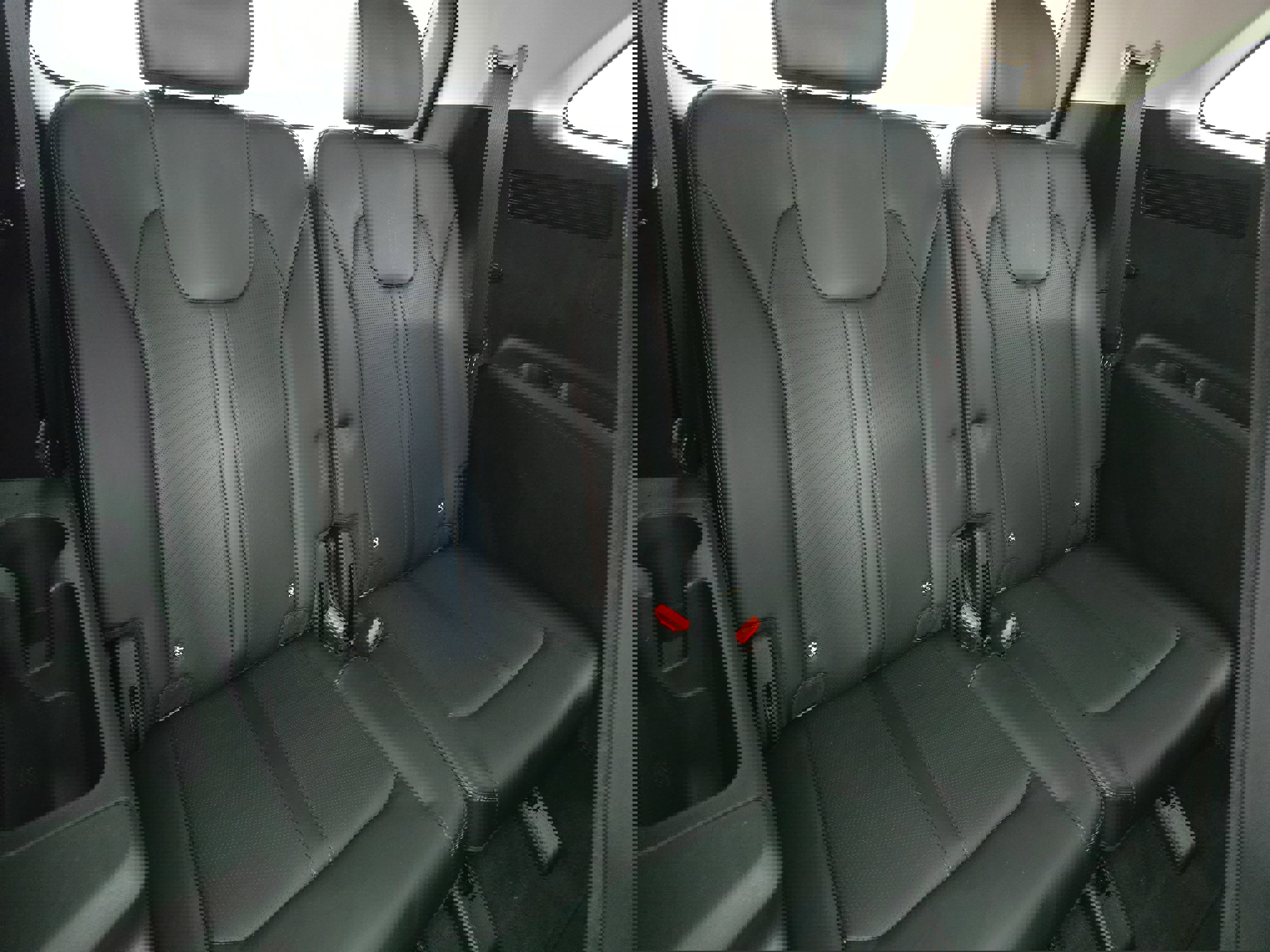 Used 2025 Kia Sorento S w/ Panoramic Sunroof Package image 12