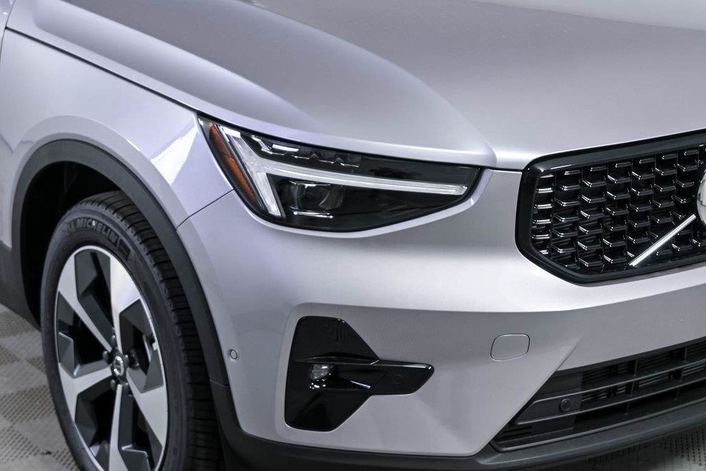 New 2026 Volvo XC40 B5 Plus w/ Protection Package Premier AWD/4WD image 35