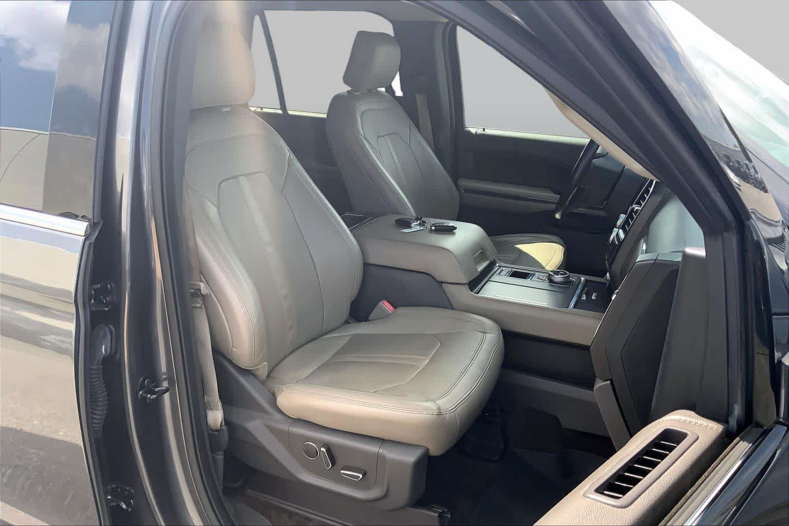 Used 2018 Ford Expedition Limited RWD image 9