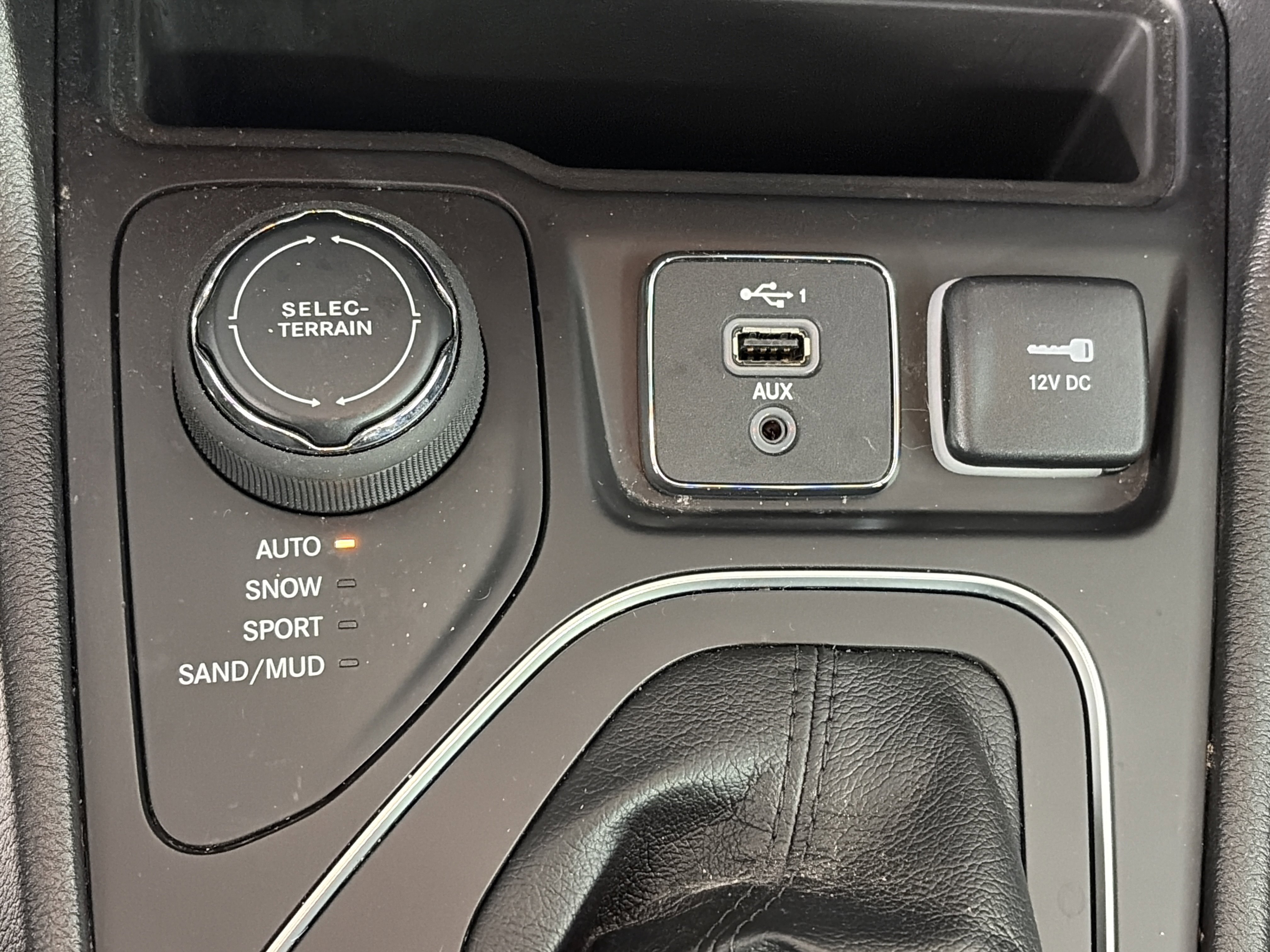 Used 2022 Jeep Cherokee Latitude Lux AWD/4WD image 24