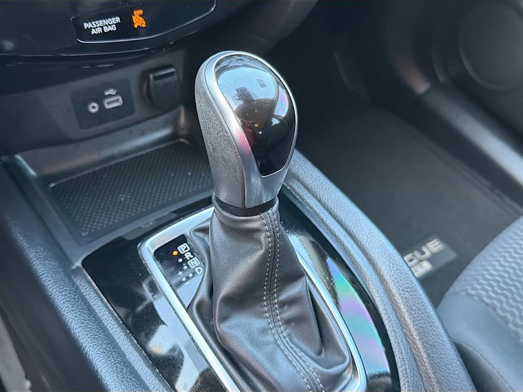 Used 2021 Nissan Rogue Sport S image 16