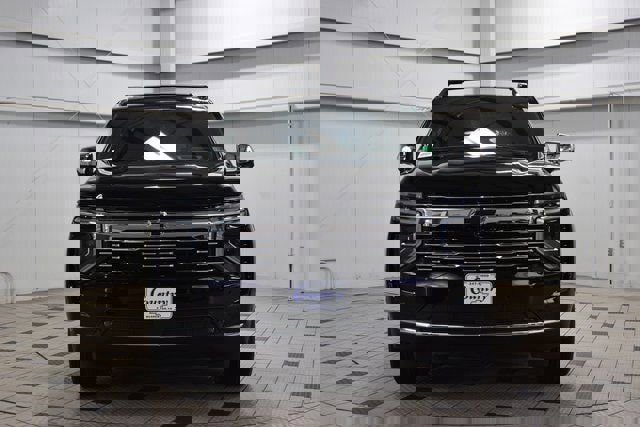 New 2026 Chevrolet Suburban Premier image 2