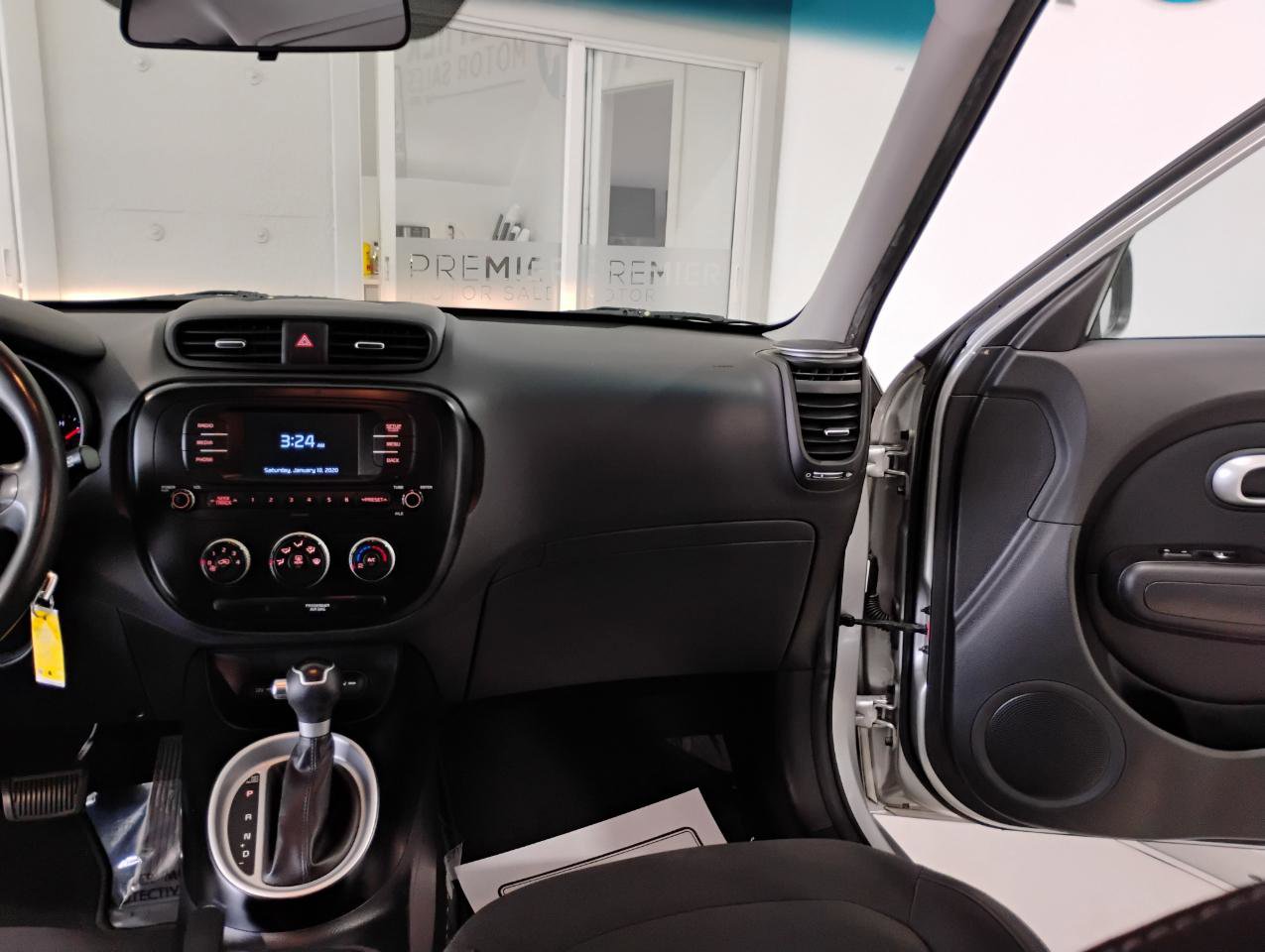 Used 2018 Kia Soul image 23