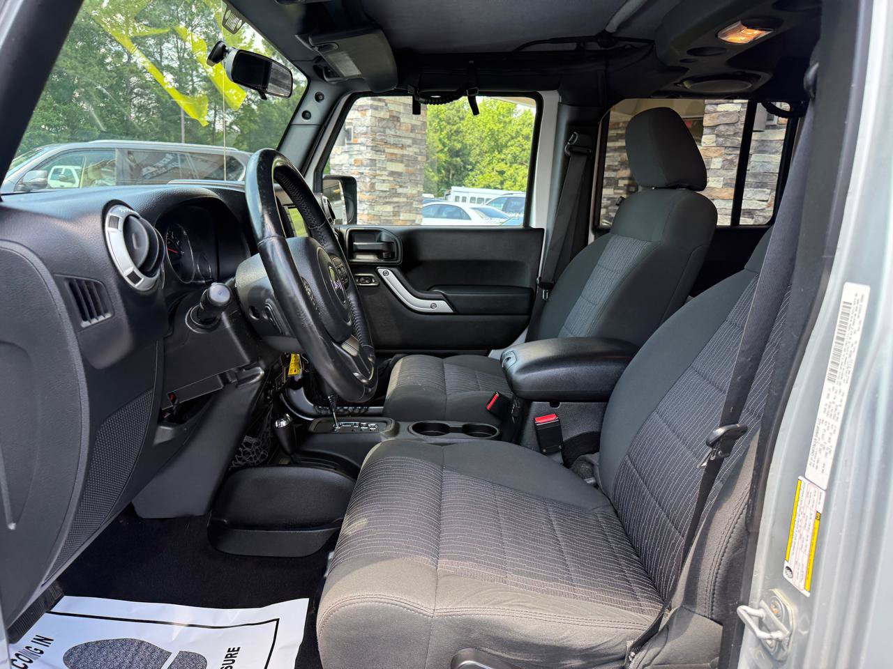 Used 2012 Jeep Wrangler Unlimited Sahara w/ Connectivity Group AWD/4WD image 10