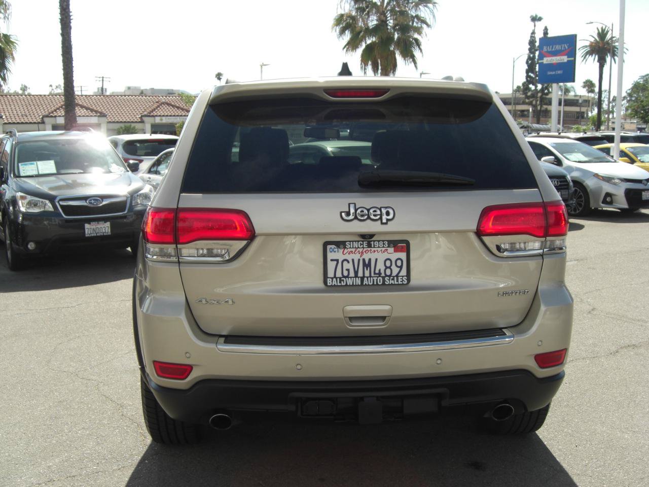 Used 2014 Jeep Grand Cherokee Limited w/ Trailer Tow Group IV AWD/4WD image 14