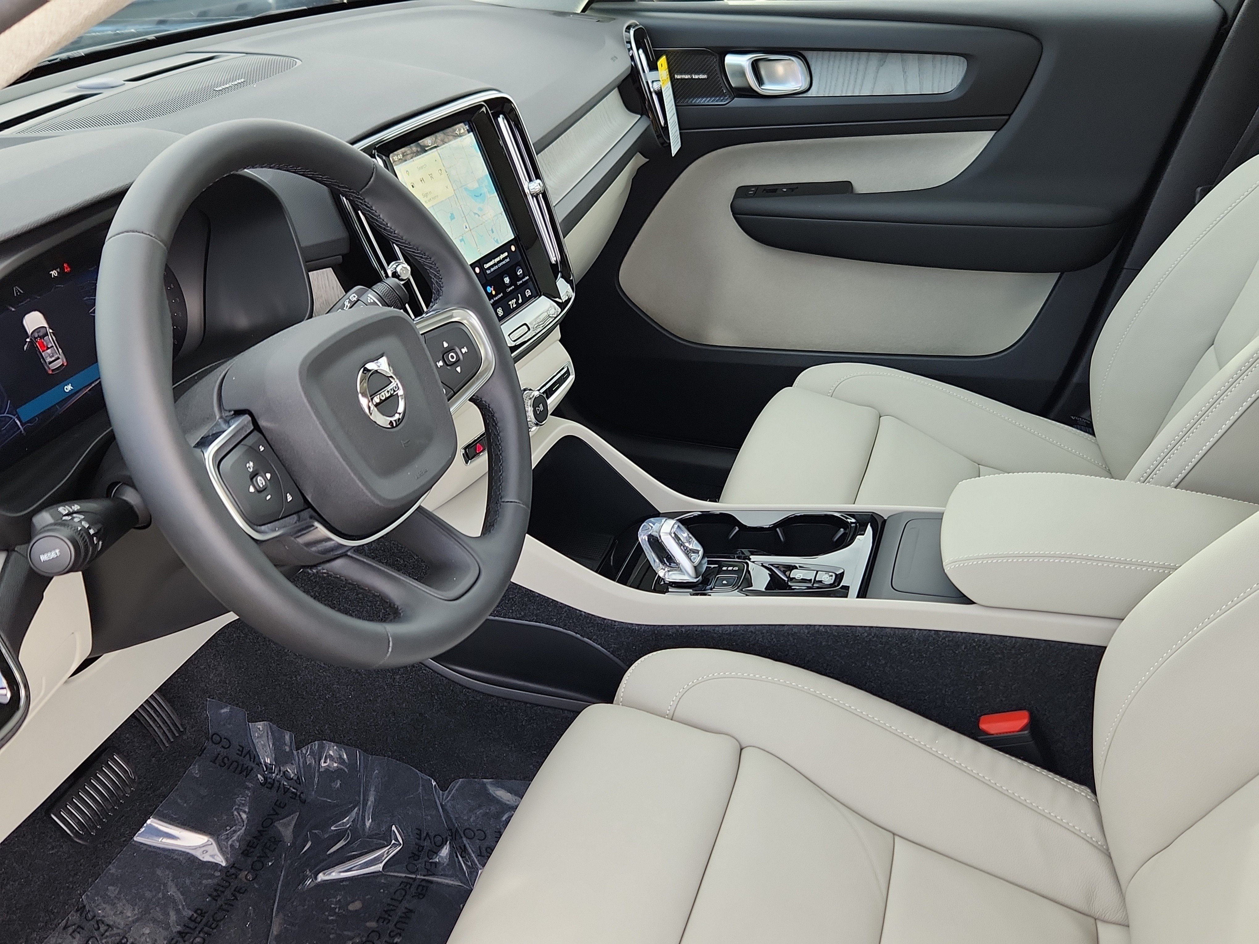 New 2026 Volvo XC40 B5 Ultra w/ Climate Package AWD/4WD image 9