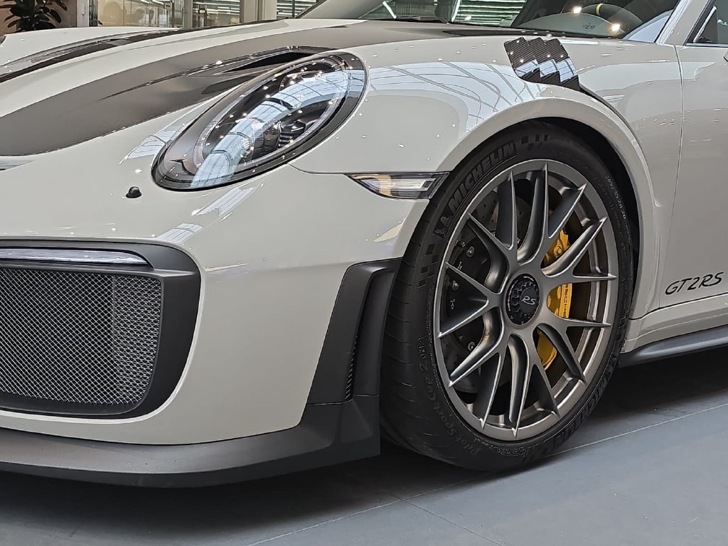 Certified 2018 Porsche 911 GT2 RS RWD image 11