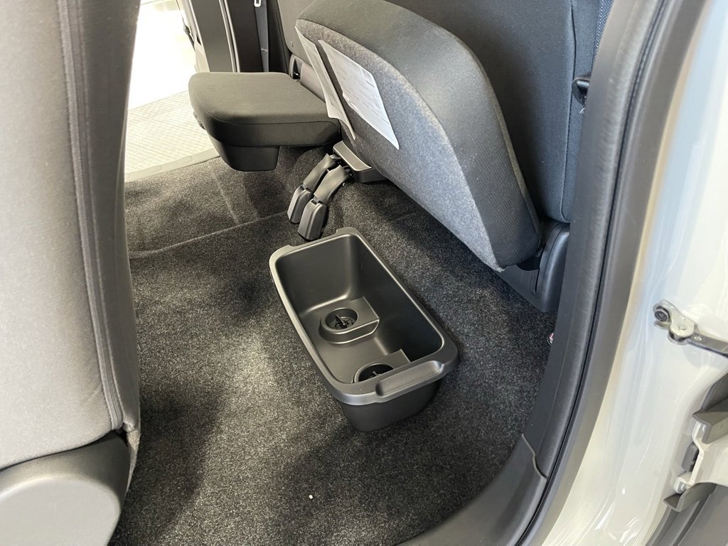 New 2025 Nissan Frontier SV image 16