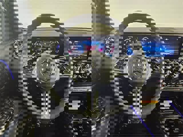 Used 2025 Mercedes-Benz GLB 250 4MATIC image 55