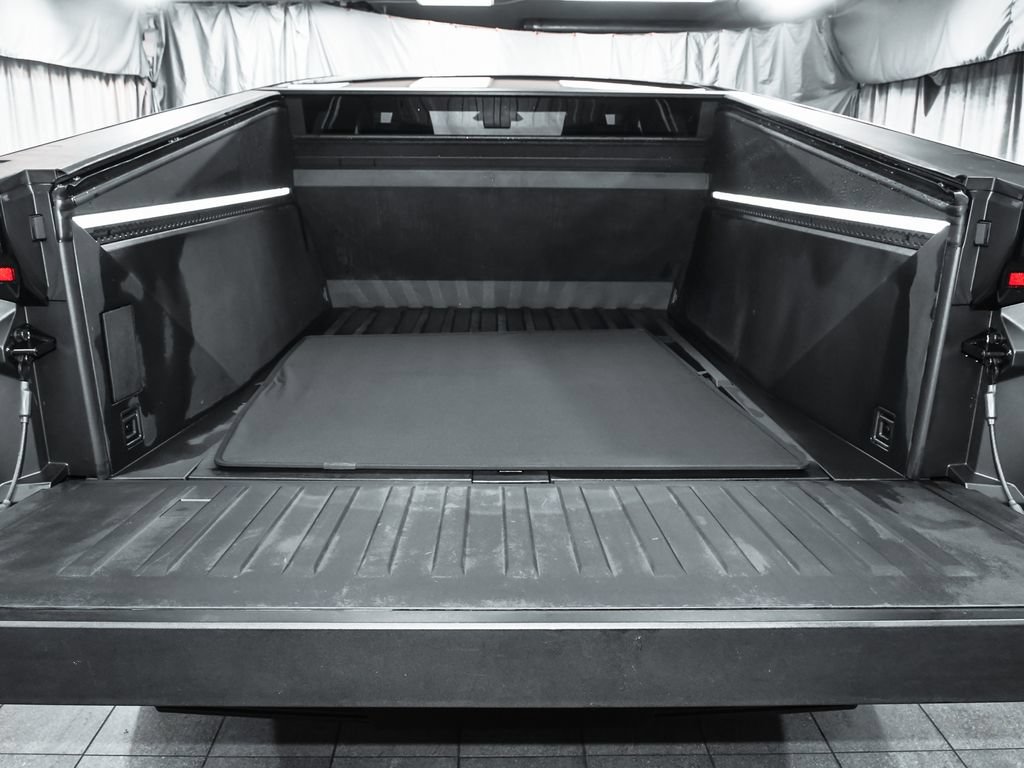 Used 2025 Tesla Cybertruck AWD Crew Cab image 84