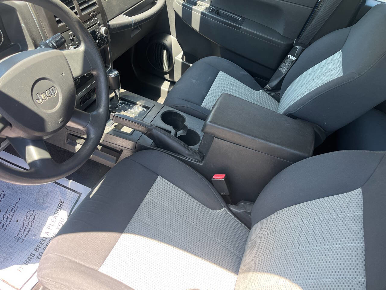 Used 2010 Jeep Liberty Sport AWD/4WD image 20