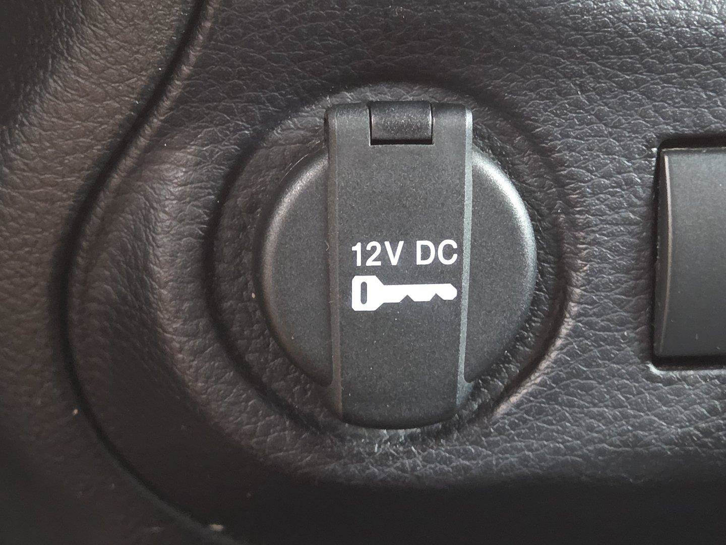 Used 2015 Jeep Wrangler Sport w/ Mopar Black Appearance Group AWD/4WD image 24