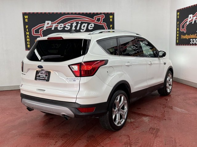 Used 2019 Ford Escape Titanium image 2
