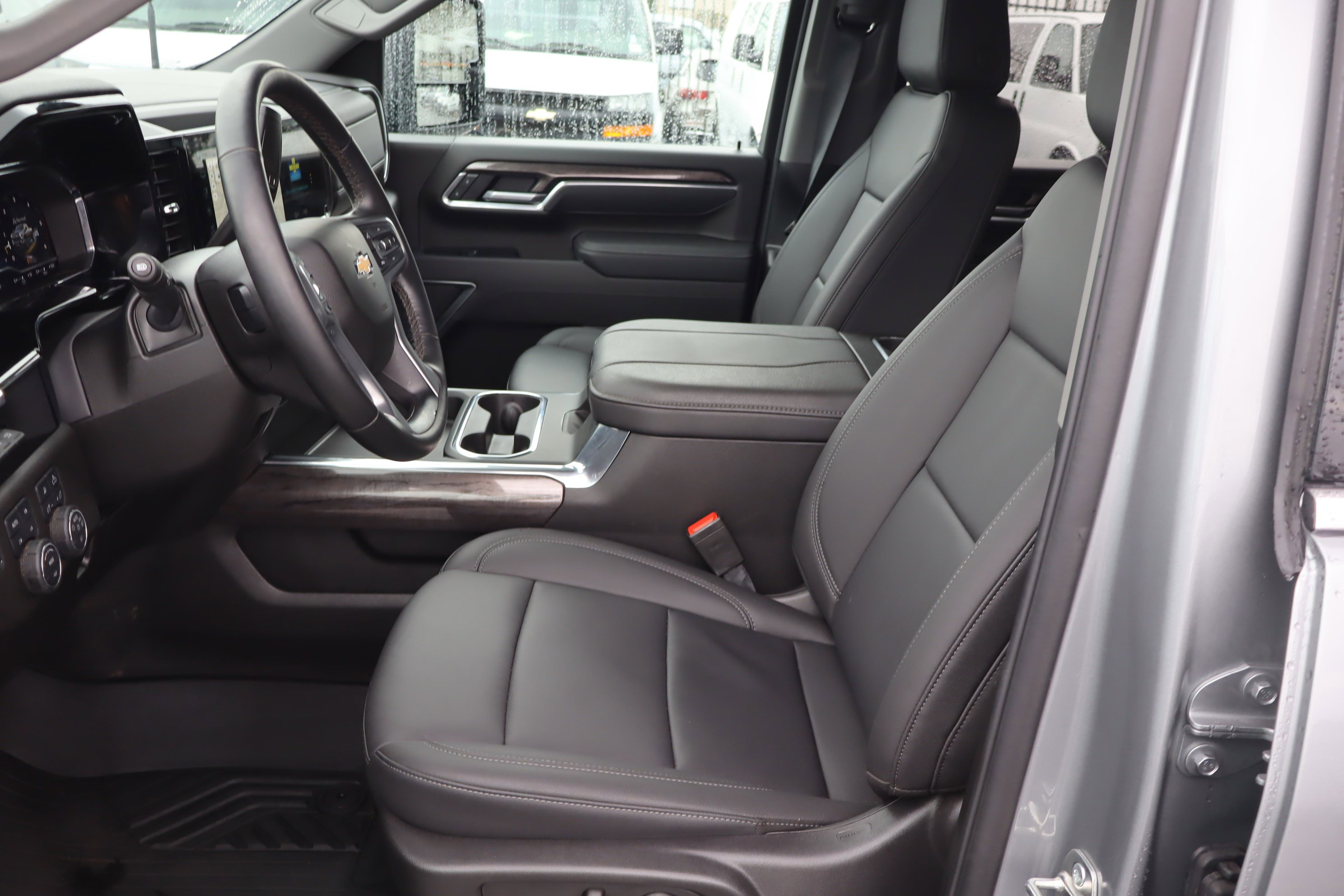 Used 2025 Chevrolet Silverado 2500 LTZ w/ LTZ Plus Package image 20