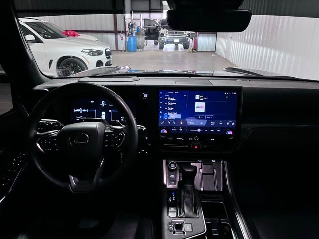 Used 2024 Lexus GX 550 w/ Cold Area Package AWD/4WD image 31