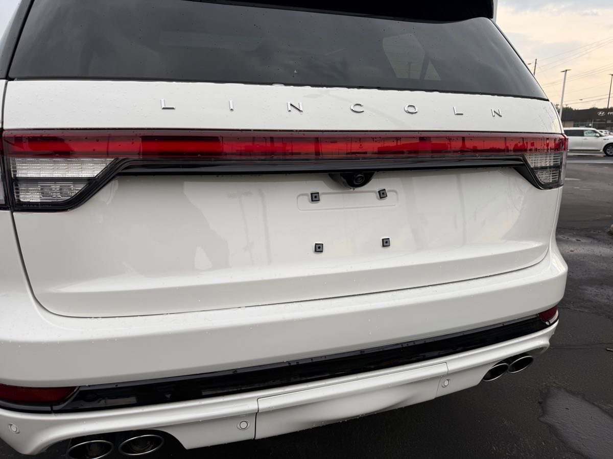 Used 2025 Lincoln Aviator Reserve w/ Equipment Group 201A AWD/4WD image 7