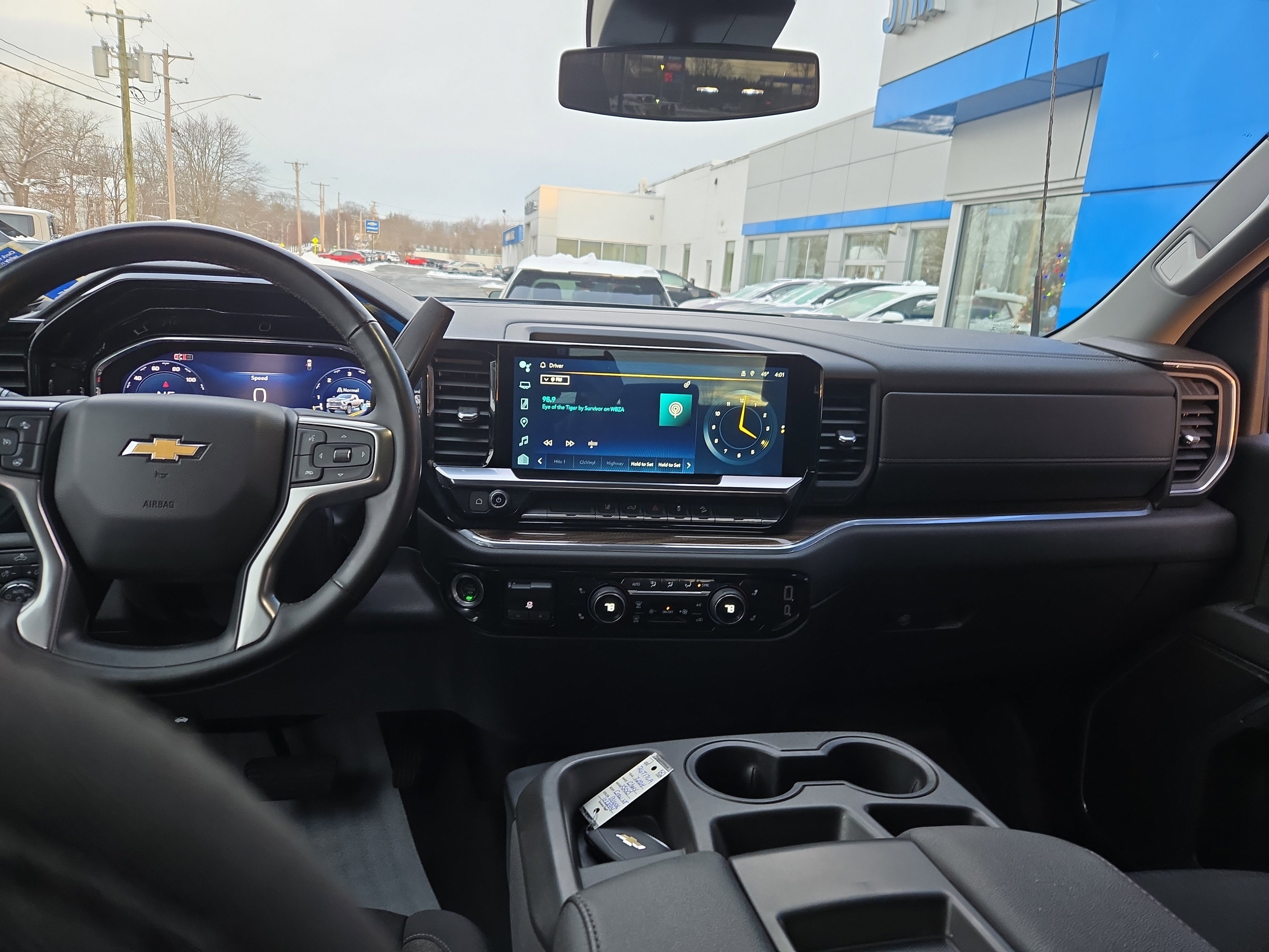 Used 2024 Chevrolet Silverado 2500 LT image 3