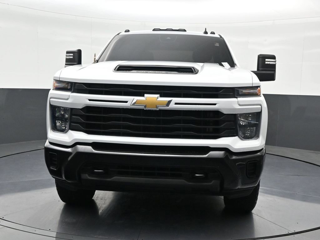 Used 2024 Chevrolet Silverado 2500 Custom w/ Custom Value Package AWD/4WD image 9