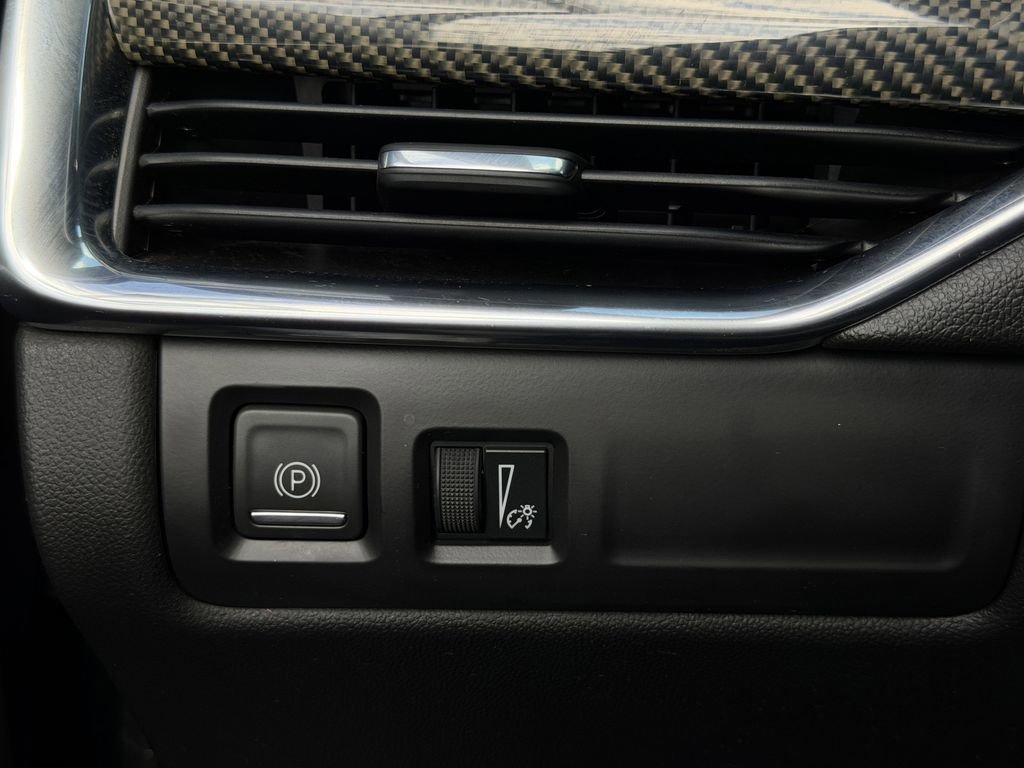 Used 2020 Cadillac XT4 Sport w/ Cold Weather Package FWD image 22