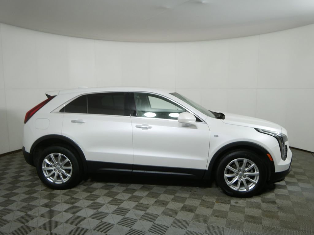 Used 2020 Cadillac XT4 Luxury image 2