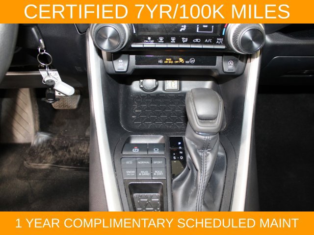 Used 2025 Toyota RAV4 LE AWD/4WD image 25