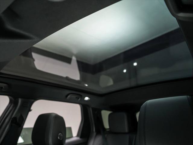 New 2026 Land Rover Discovery Sport Landmark AWD/4WD image 13