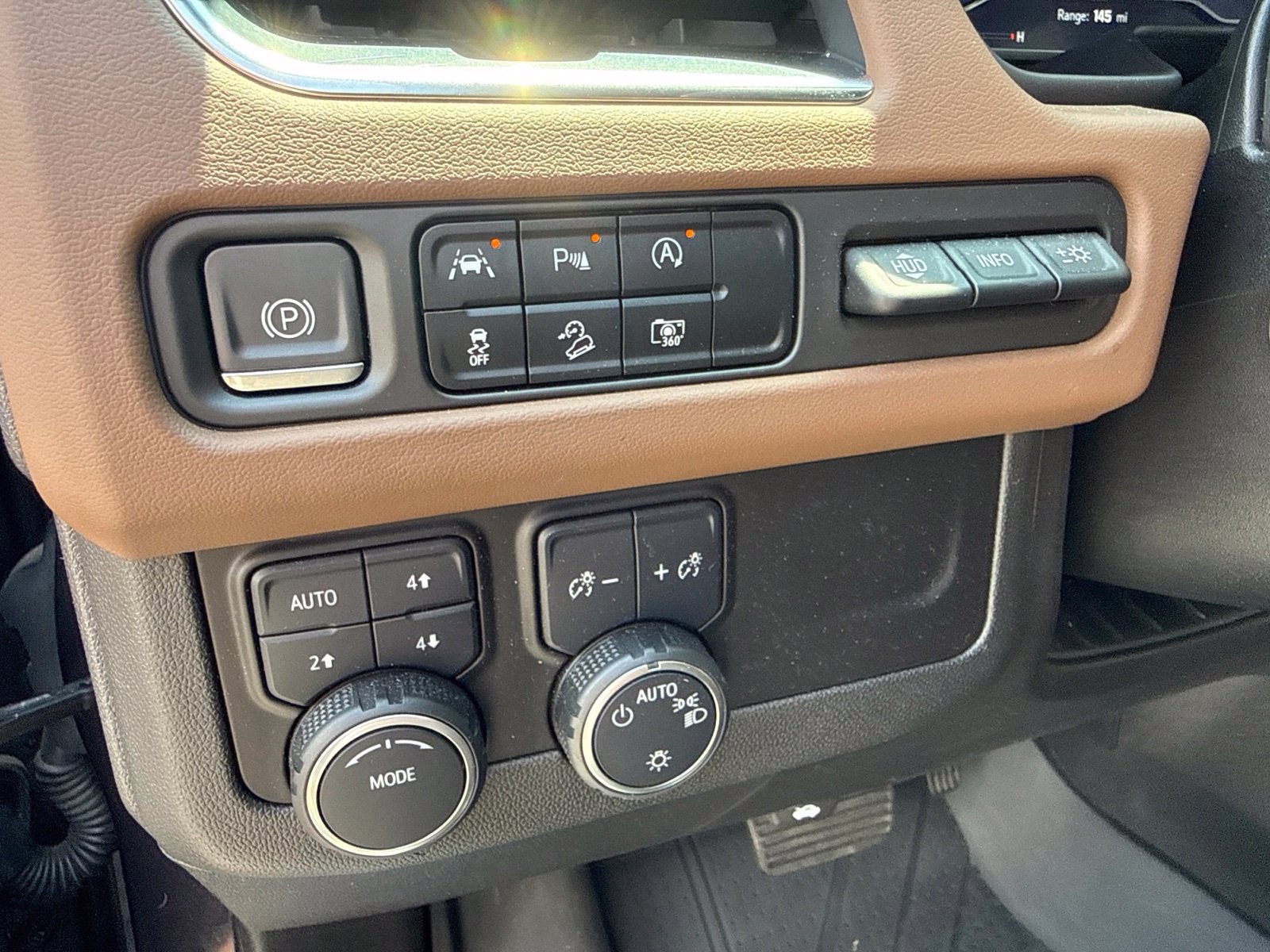 Used 2023 Chevrolet Tahoe High Country AWD/4WD image 21