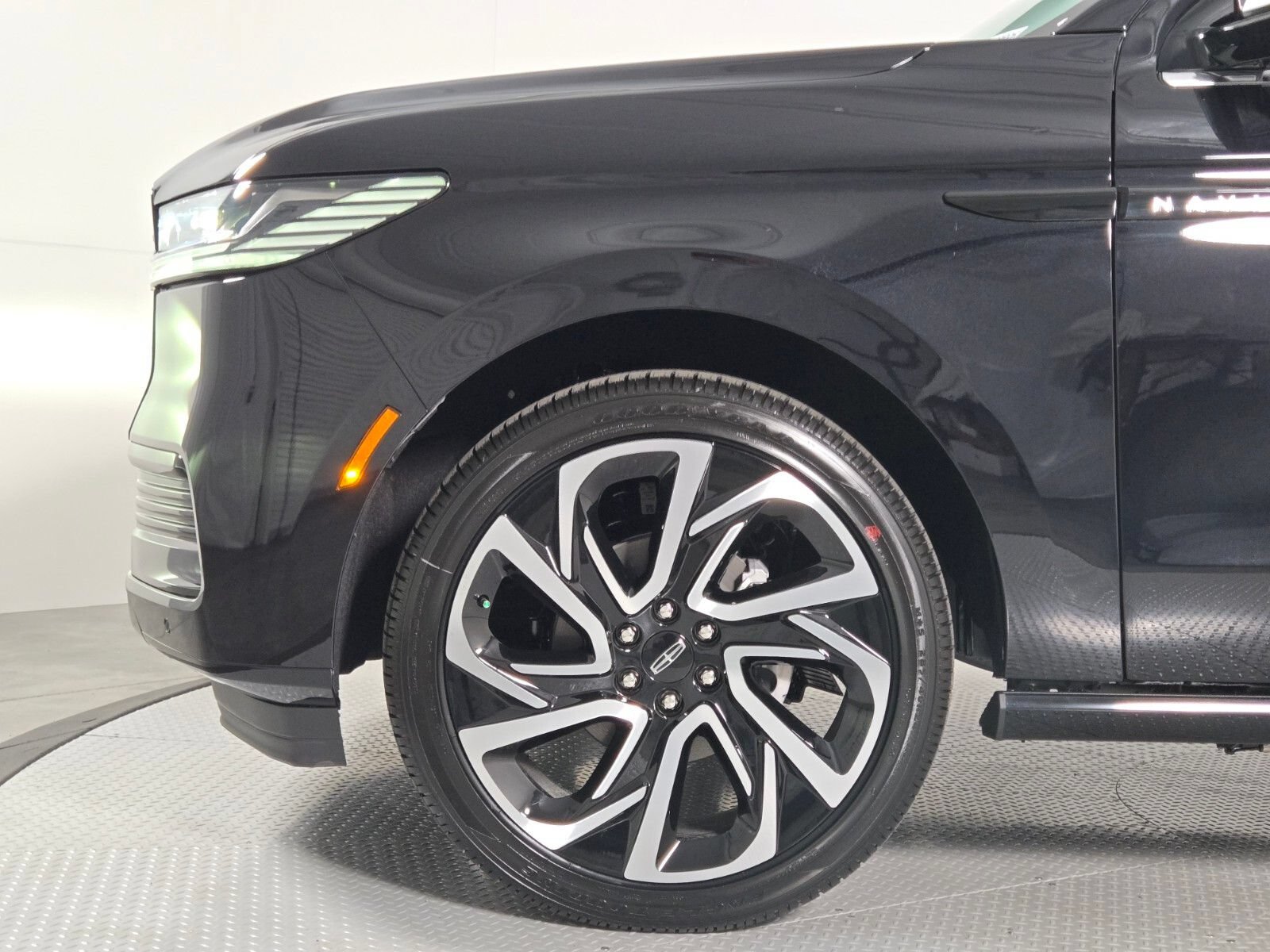 New 2027 Lincoln Navigator Black Label AWD/4WD image 11