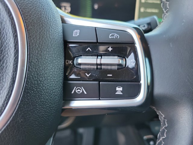 Used 2025 Kia Sorento EX AWD/4WD image 35