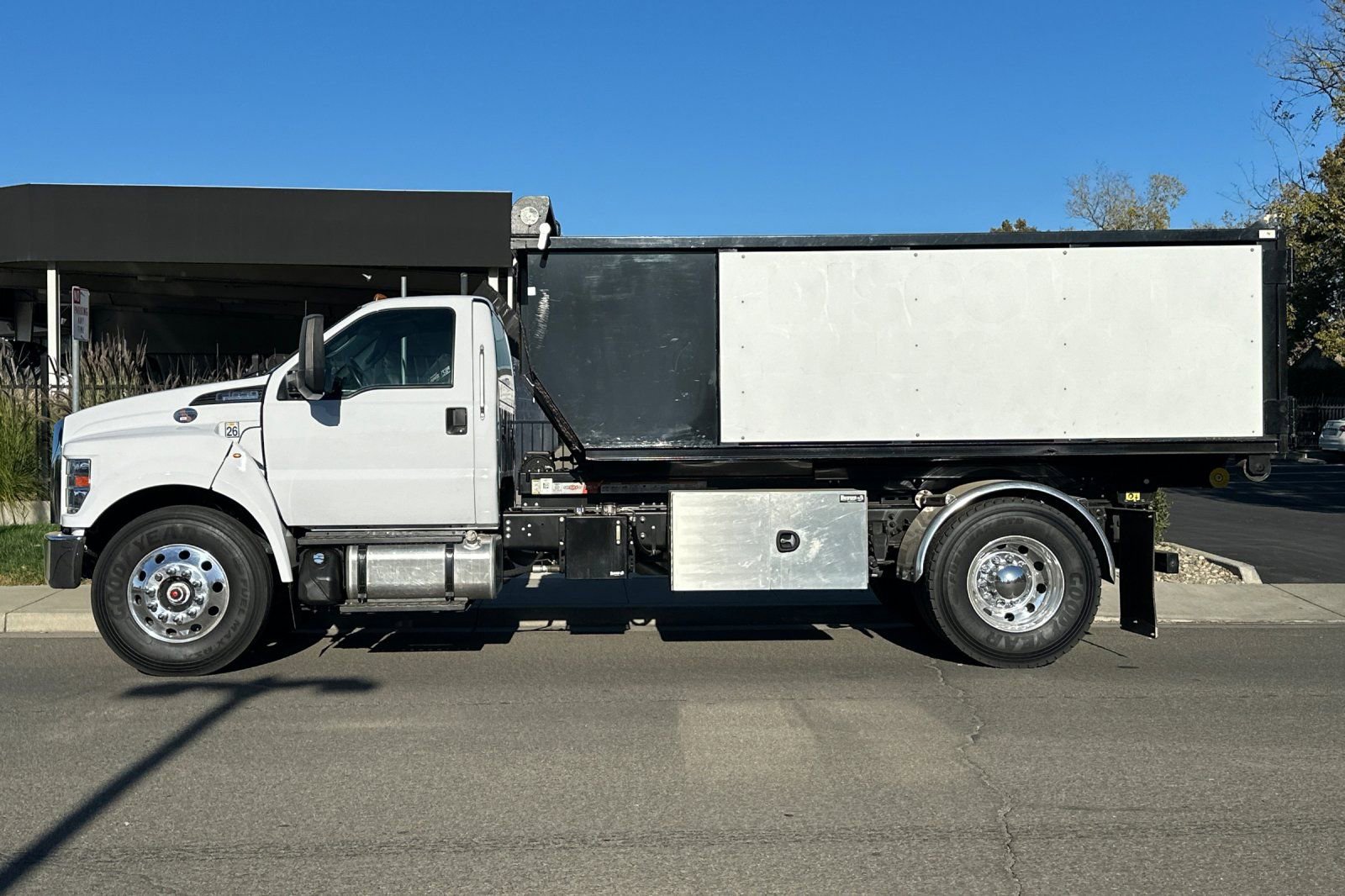 Used 2023 Ford F650 2WD Regular Cab Super Duty image 7