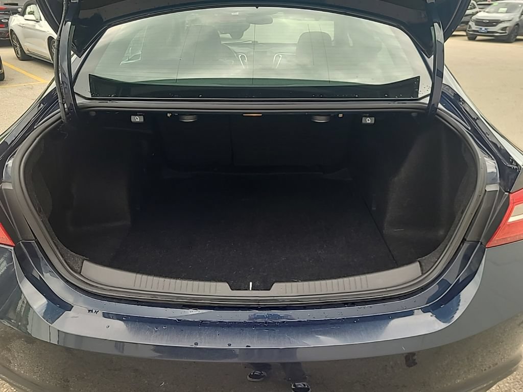 Used 2016 Chevrolet Malibu LT w/ Leather Package FWD image 19