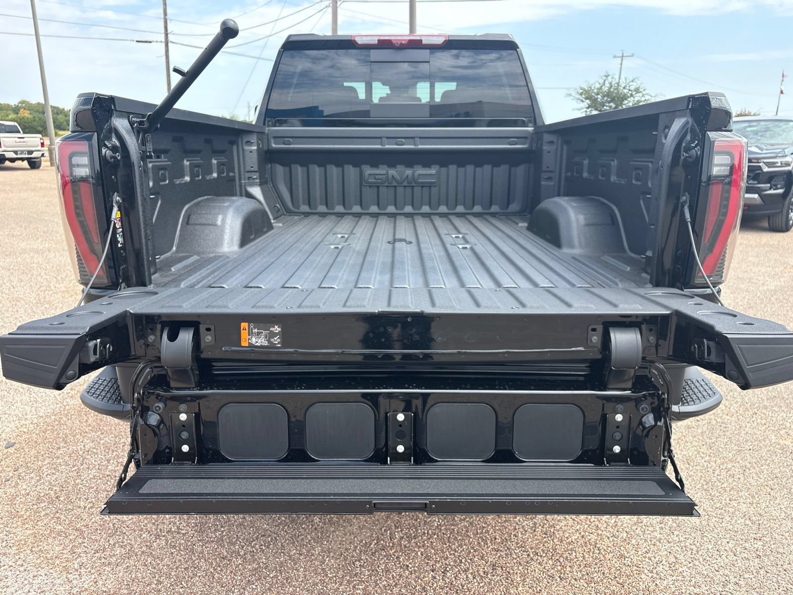 New 2026 GMC Sierra 2500 AT4 w/ AT4 Premium Plus Package AWD/4WD image 34