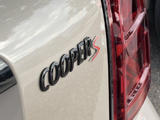 Used 2022 MINI Cooper Countryman S w/ Premium Package FWD image 8