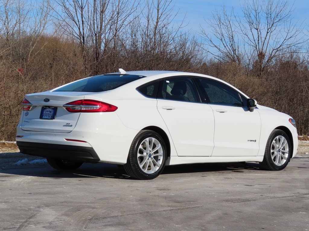Used 2019 Ford Fusion SE image 3