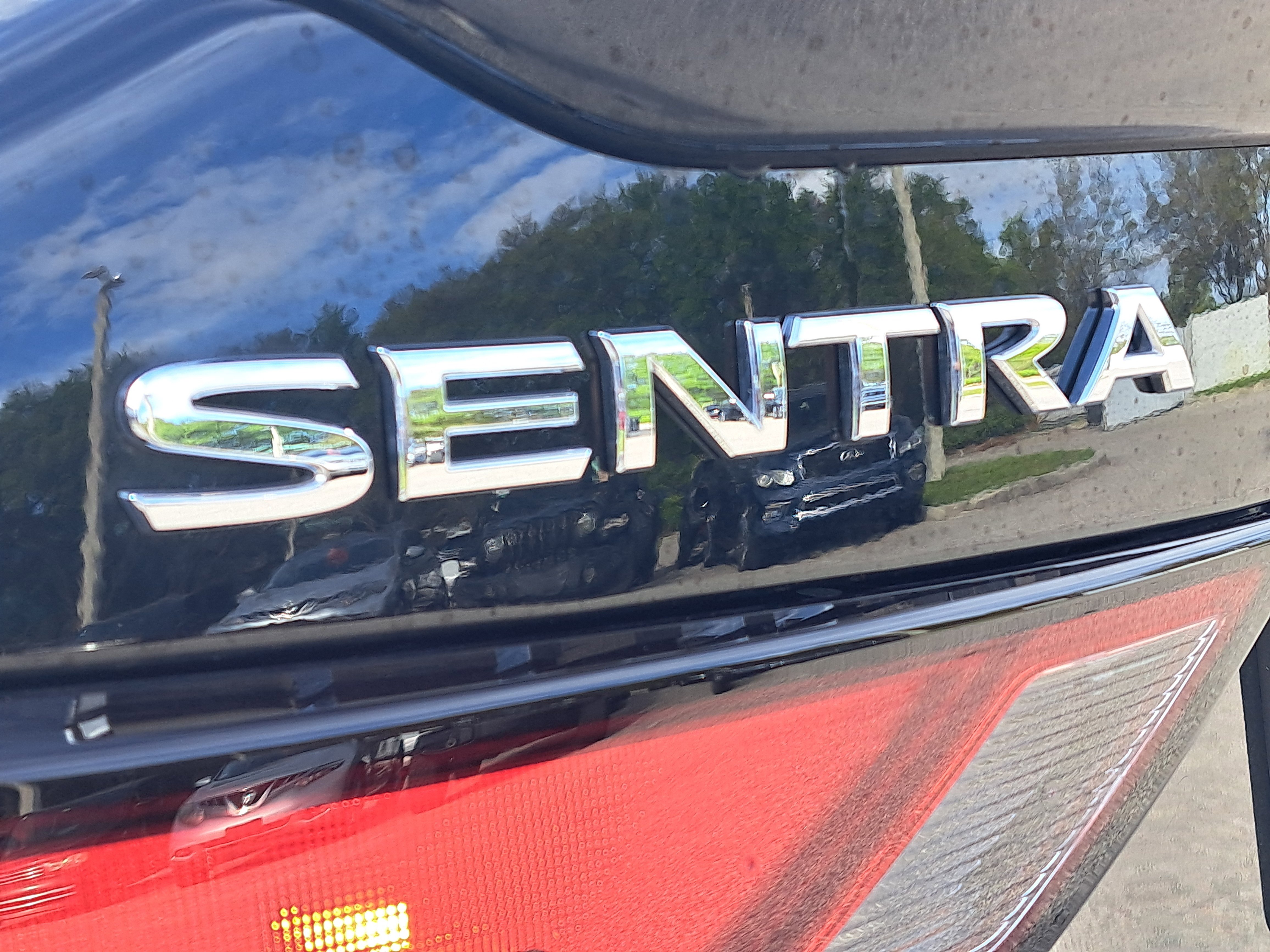 Certified 2025 Nissan Sentra SR image 9
