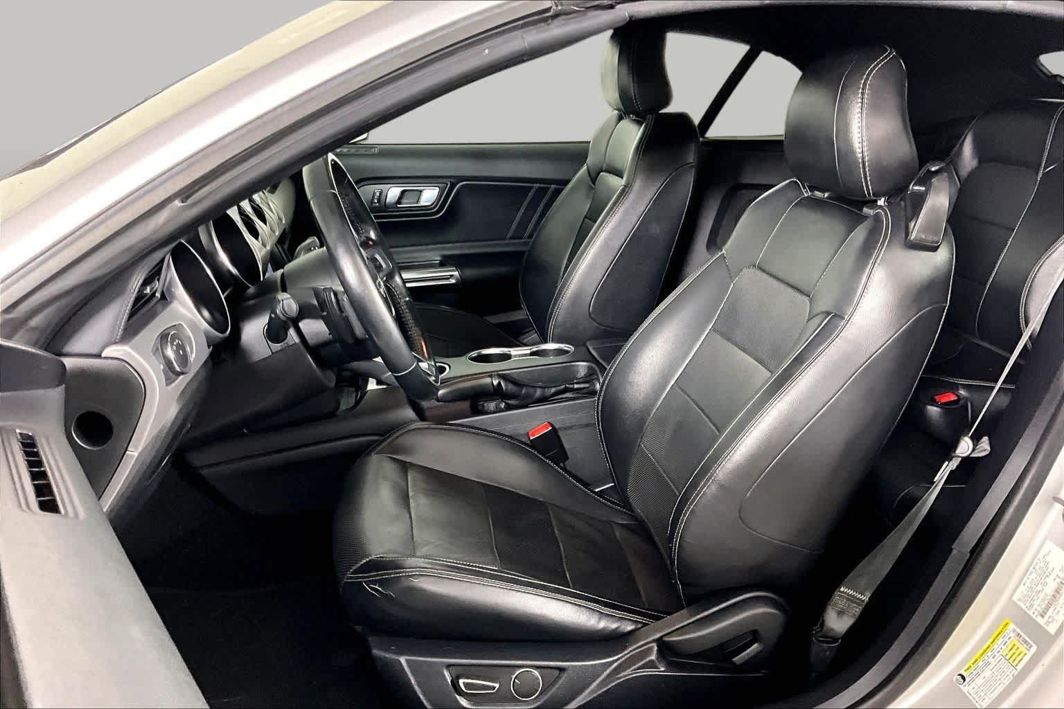 Used 2019 Ford Mustang Premium RWD image 8