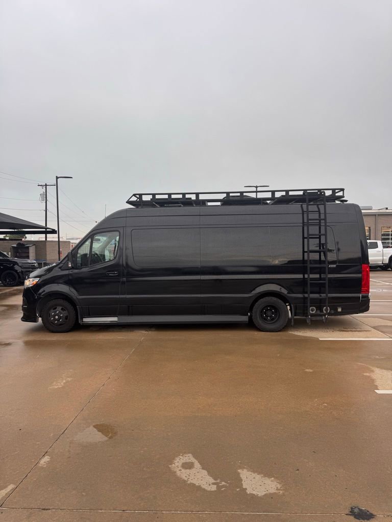 Used 2021 Mercedes-Benz Sprinter 3500 image 4