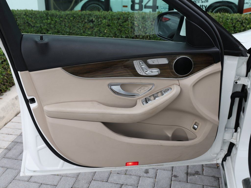 Used 2019 Mercedes-Benz C 300 Sedan w/ Premium Package image 11