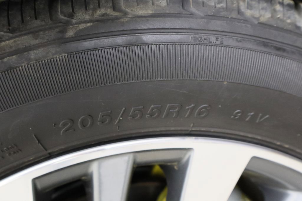 Used 2020 Toyota Corolla SE w/ SE Premium Package image 35