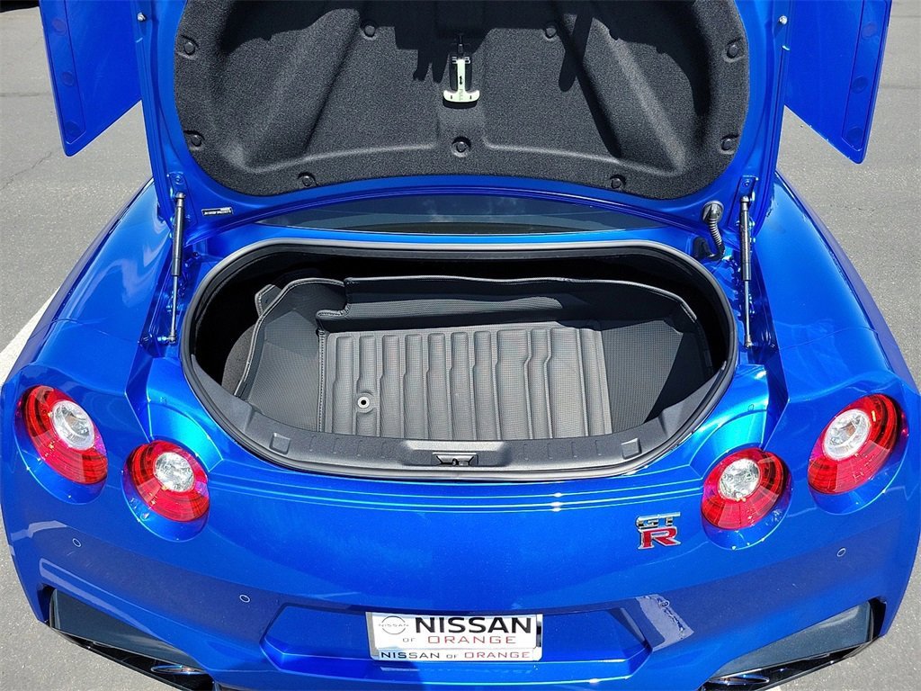 Used 2024 Nissan GT-R Premium w/ Premium Interior Package image 26