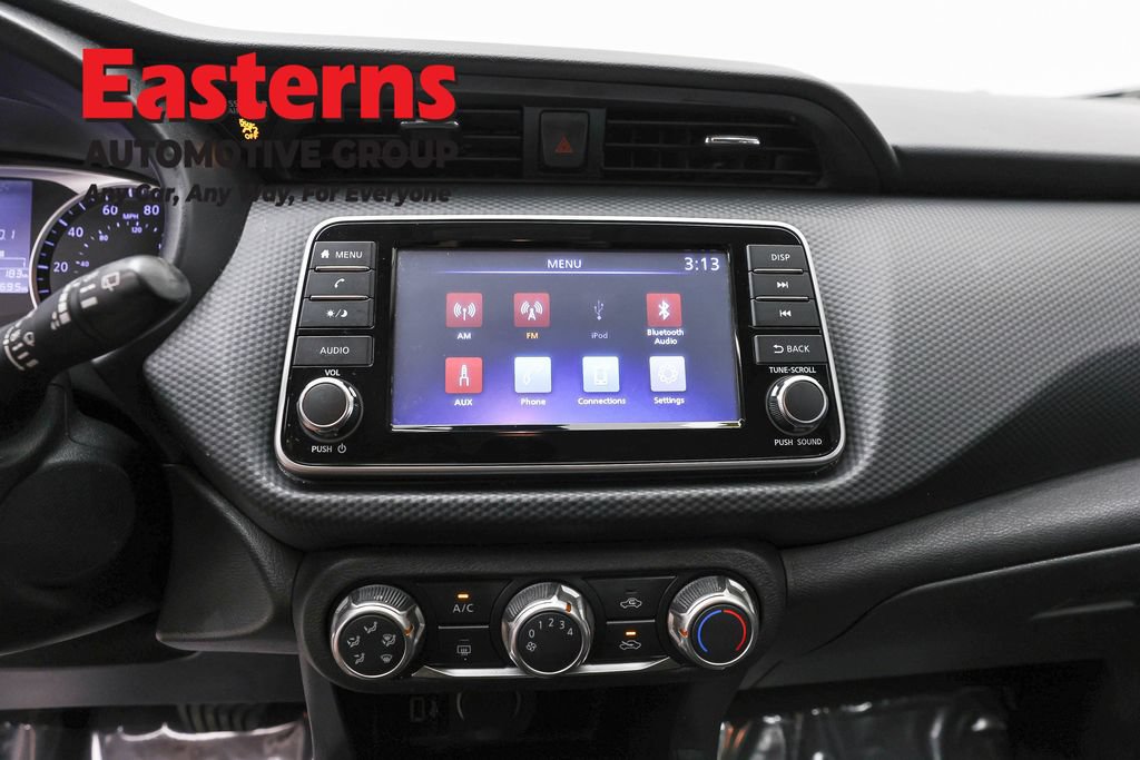 Used 2022 Nissan Kicks S FWD image 11