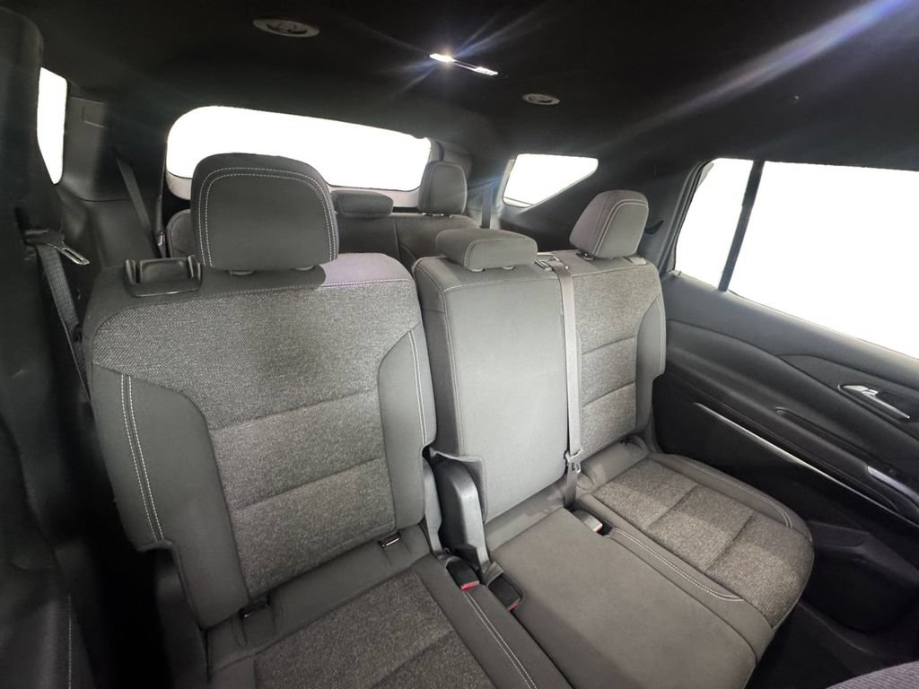 Used 2024 Chevrolet Traverse LS FWD image 16