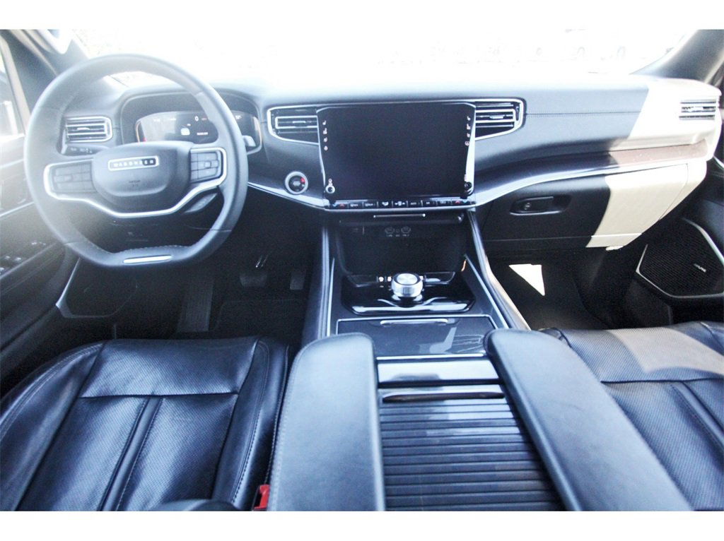 Used 2023 Jeep Wagoneer L 2WD w/ Premium Group I image 11