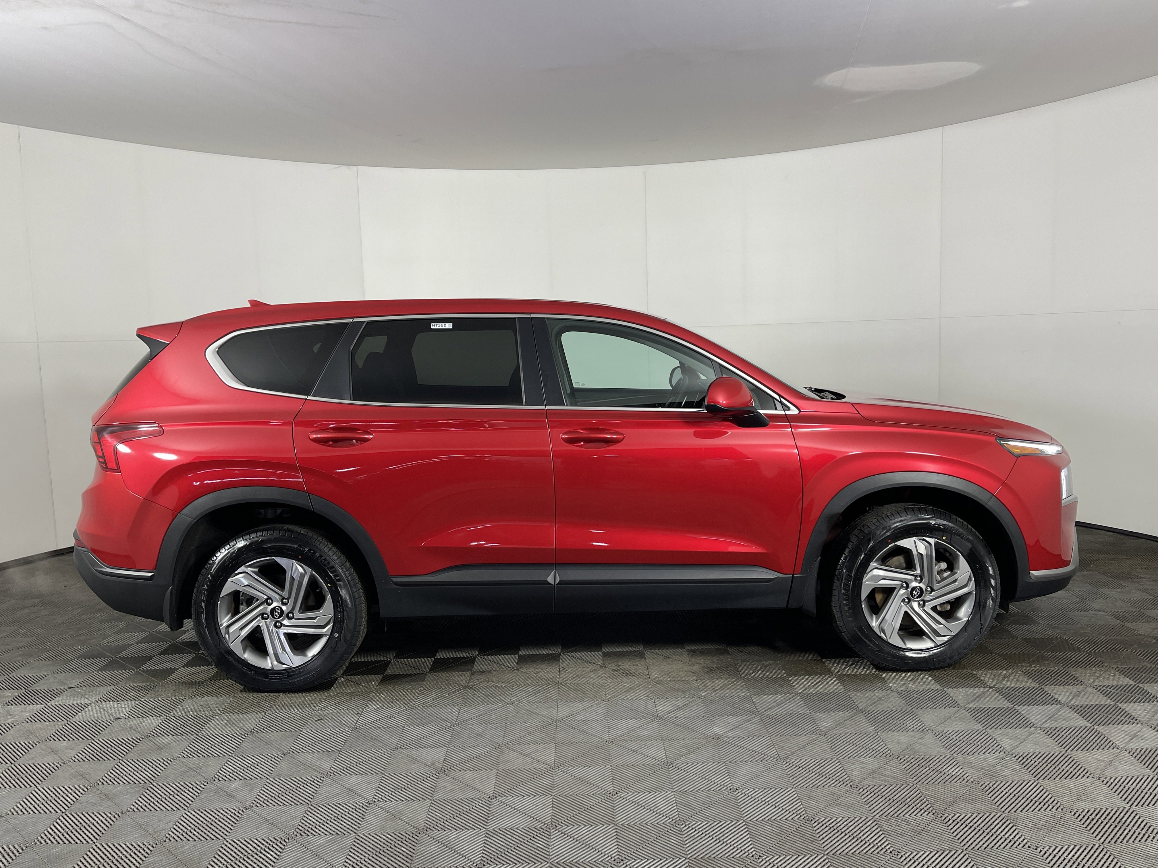 Used 2023 Hyundai Santa Fe SE image 5